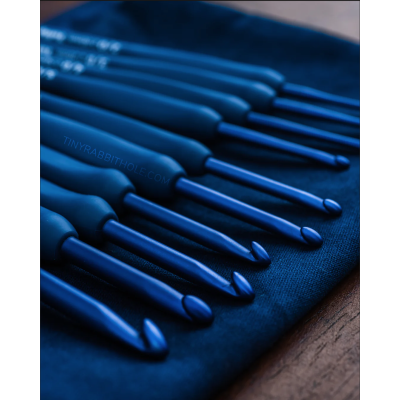 ETIMO JAPAN BLUE 和美 WA BI CROCHET HOOK SET LIMITED EDITION -Özel sipariş ile gelir -1610 Dolar siparişin tamamlandığı güncel kur ETIMO JAPAN BLUE 和美 WA BI CROCHET HOOK SET LIMITED EDITION -Özel sipariş ile gelir -1610 Dolar siparişin tamamlandığı güncel kur