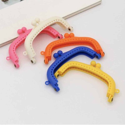 Plastik Çanta Bursu Delikli 9 CM Plastik Çanta Bursu Delikli 9 CM